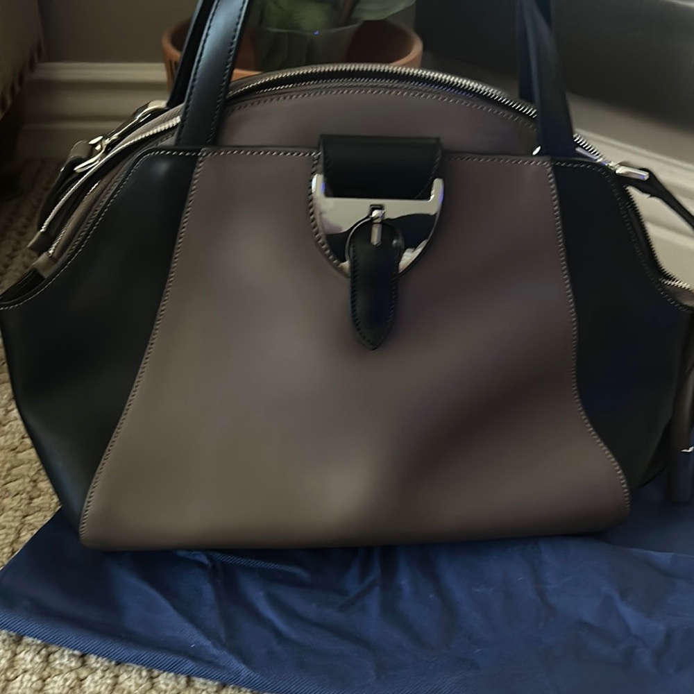 Elegant Italian leather Black and Gray Women's Handbag